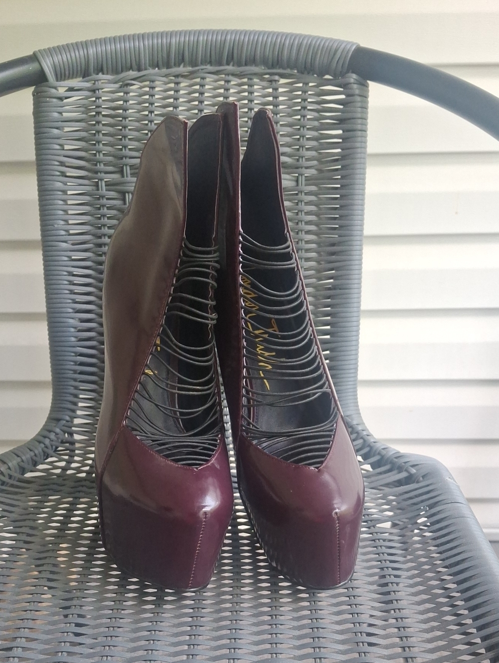 London Trash Deep Burgundy High Platform Ankle Booties, NEW - Picture 3 of 7